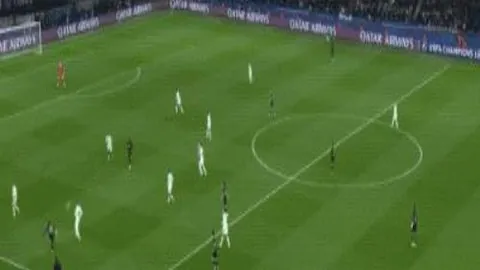 李璇揭秘亚国联：国足获益颇丰，教练团挑战加剧！