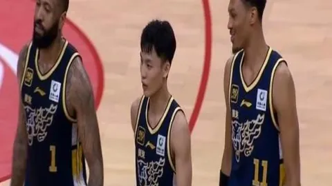 “帕斯在科莫续约一年，皇马放弃今夏回购权”